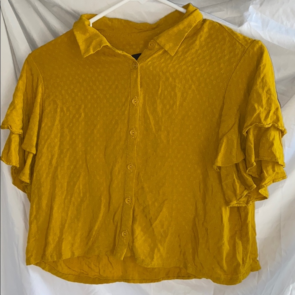 Cropped Yellow Buttoned Blouse